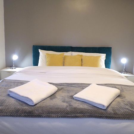 Hazelhurst House - 4 Bedrooms 2 Bathrooms Stoke-on-Trent Eksteriør bilde