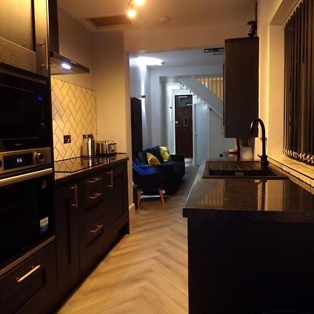 Hazelhurst House - 4 Bedrooms 2 Bathrooms Stoke-on-Trent Eksteriør bilde