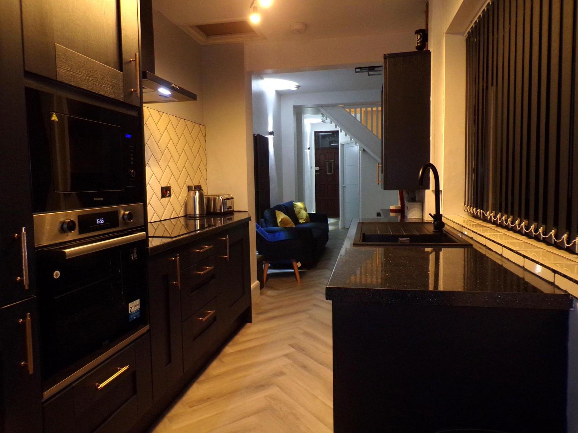 Hazelhurst House - 4 Bedrooms 2 Bathrooms Stoke-on-Trent Eksteriør bilde