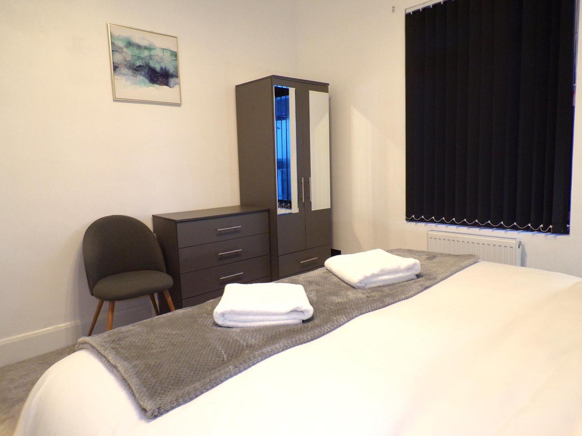 Hazelhurst House - 4 Bedrooms 2 Bathrooms Stoke-on-Trent Eksteriør bilde